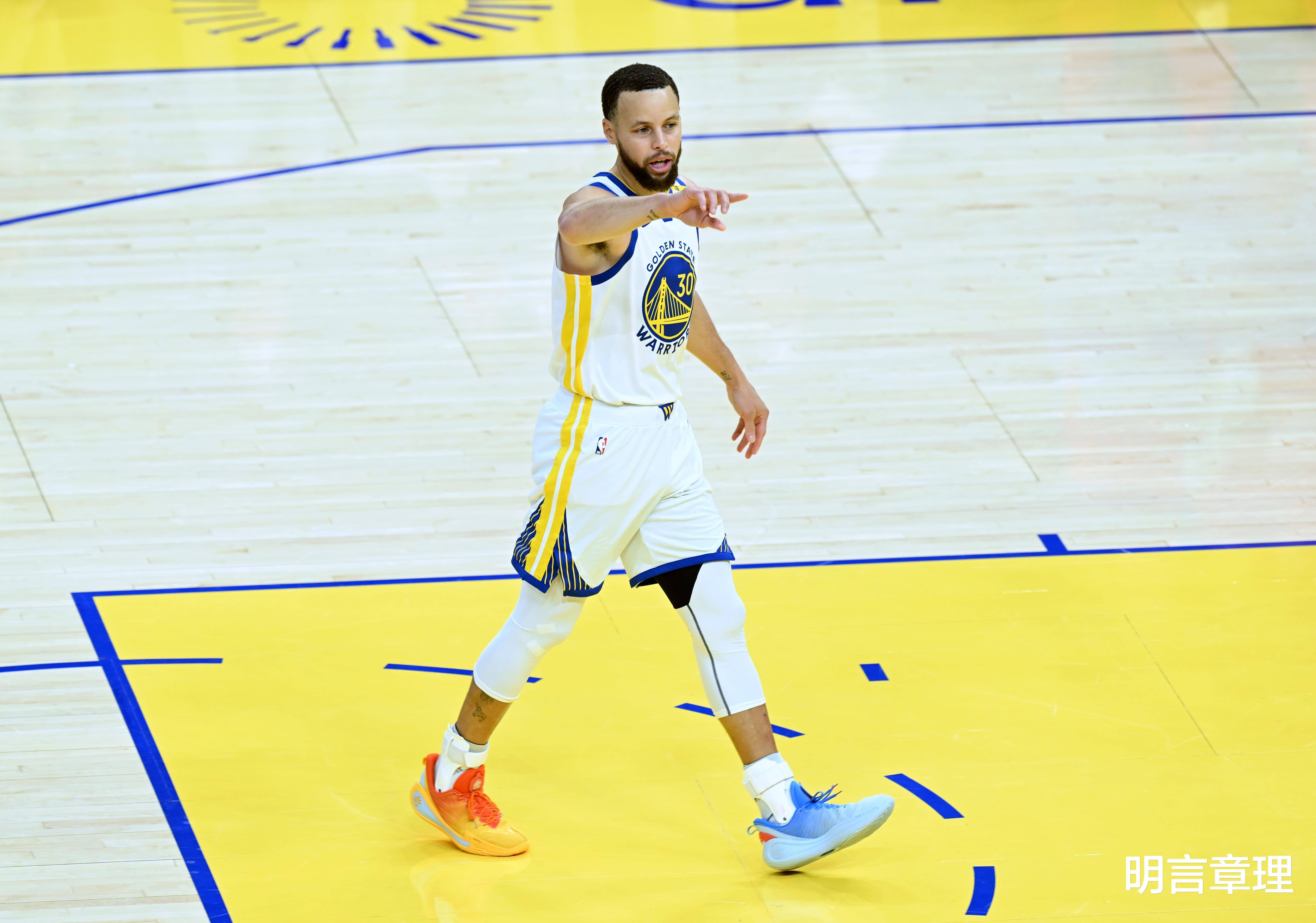 开云应用包含库里在SKT比赛中逆转，回归赛场引发热议！的词条