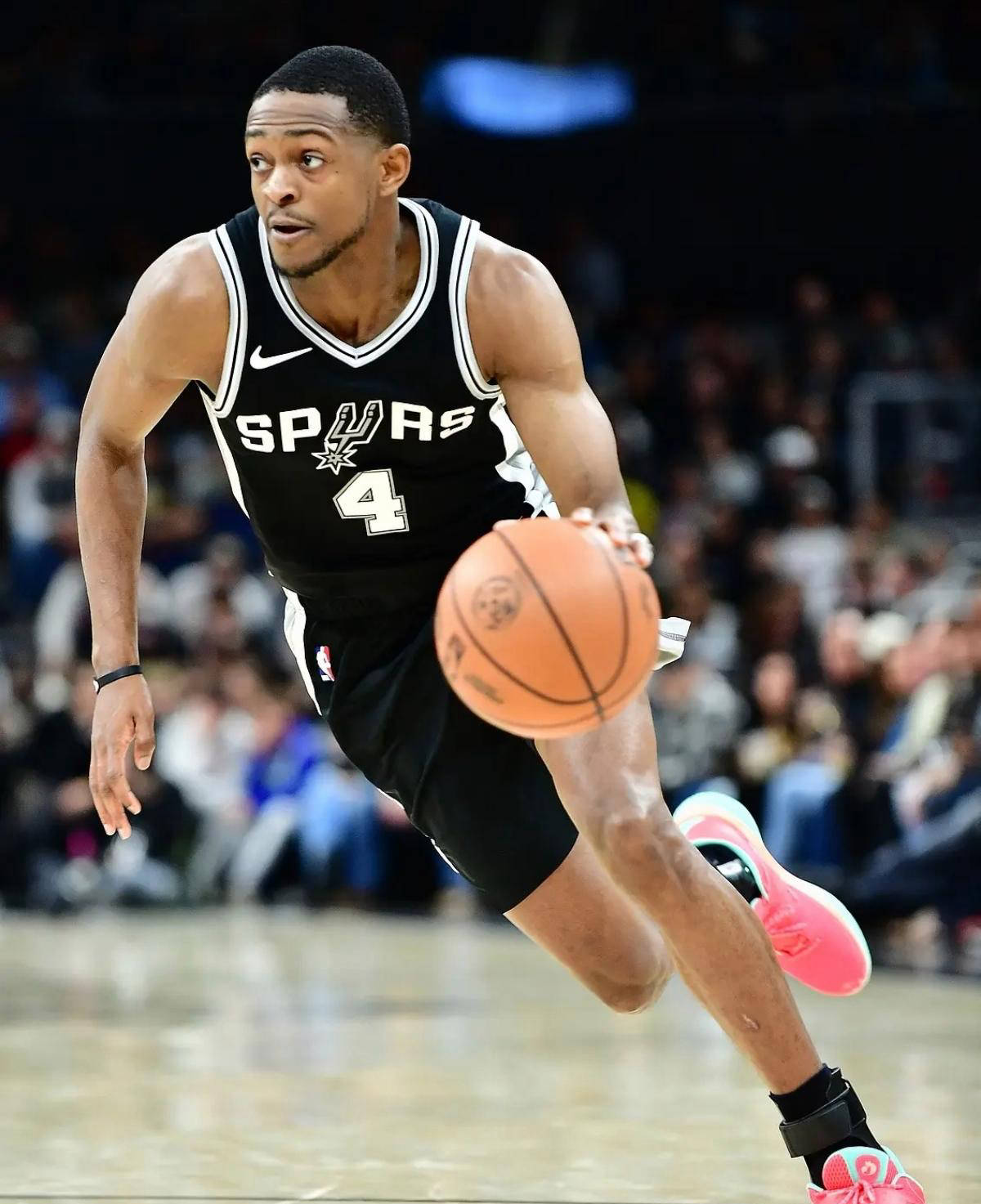 开云手机版包含里程碑夜圣安东尼奥马刺远射贴柱，NBA总决赛今晚刷纪录，引发热议，球探报告显示潜力的词条