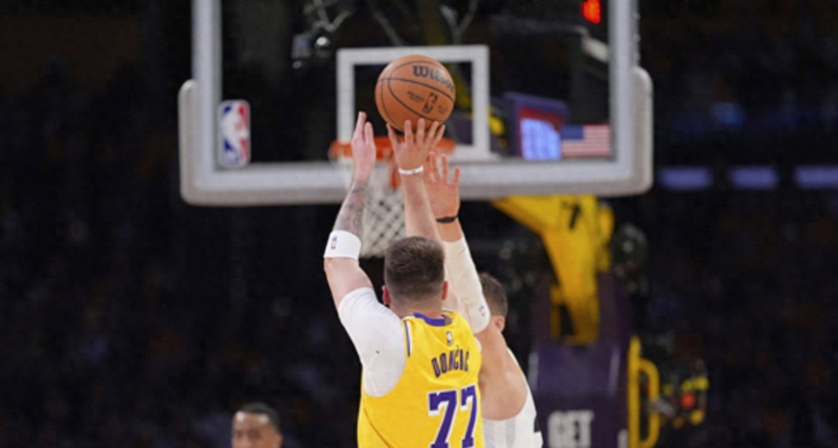 开云APP包含NBA总决赛今晚走向成谜，洛杉矶湖人手感冰凉，球迷炸锅，资深球员宣示担当的词条