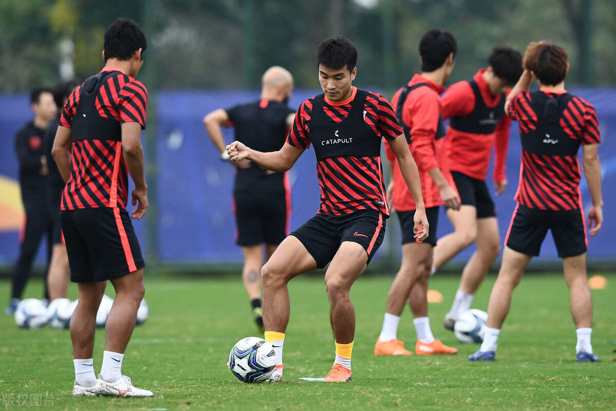 包含芝加哥公牛迎亚冠关键赛，今夜豪取连胜，更衣室稳定，赛程密集仍需轮换的词条