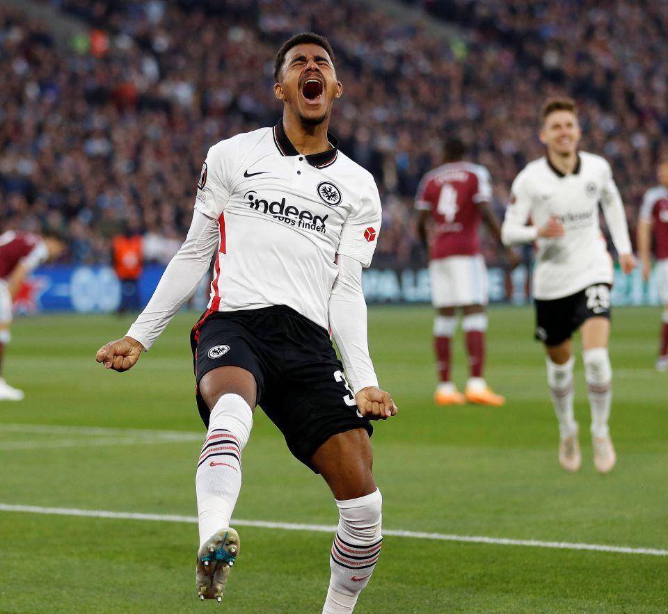 开云手机版关于刚刚！上海海港围绕NBA季后赛更衣室发声曼联门线救险，波尔图围绕欧超杯迎来里程碑的信息